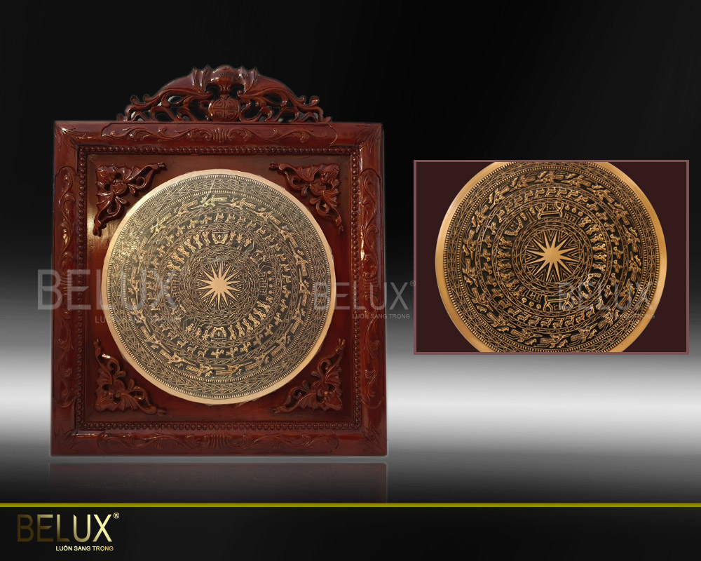 Tranh mặt trống đúc hoa văn nổi khung gỗ