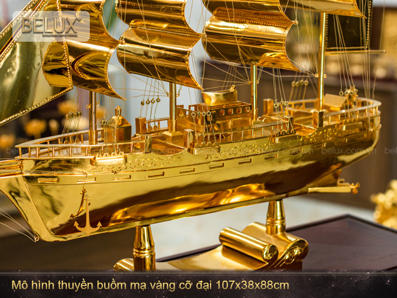 Mô hình thuyền buồm mạ vàng 24k cỡ đại - M16