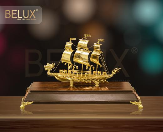 Mô hình thuyền buồm đầu rồng mạ vàng 24K – M14