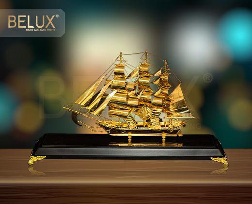 Quà Tặng Thuyền Buồm Mạ Vàng - M9