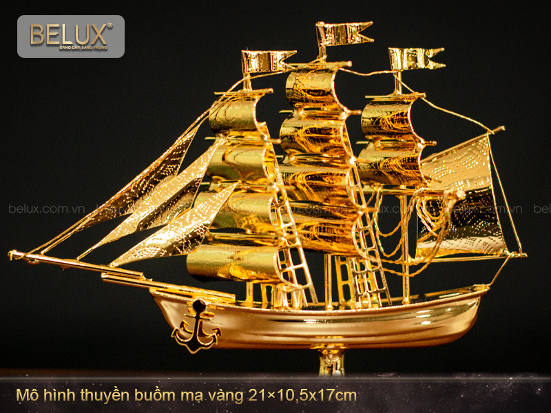 Mô hình thuyền buồm mạ vàng -M2