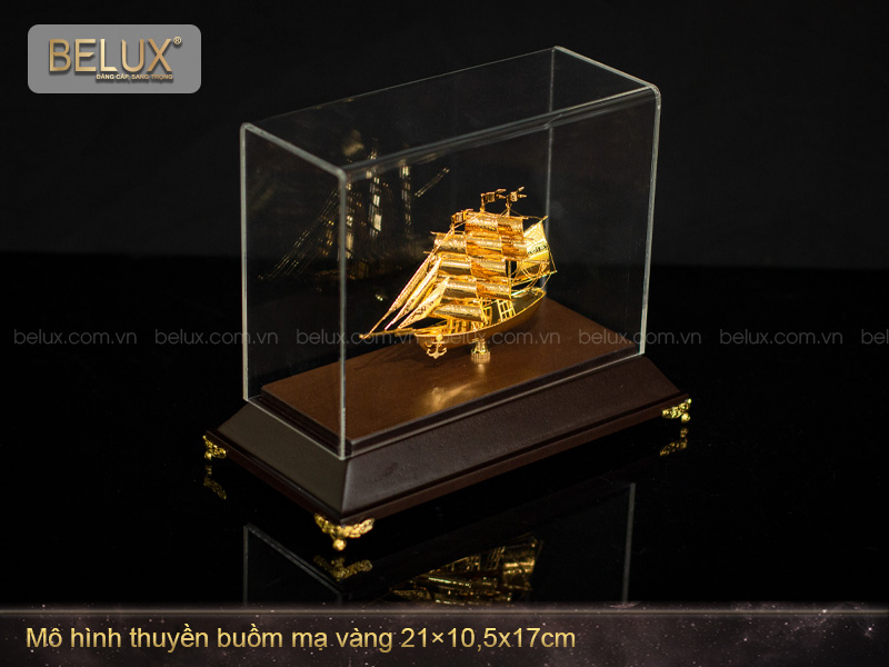 Mô hình thuyền buồm mạ vàng -M2