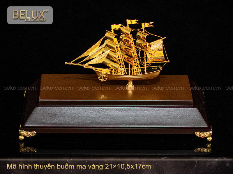 Mô hình thuyền buồm mạ vàng -M2