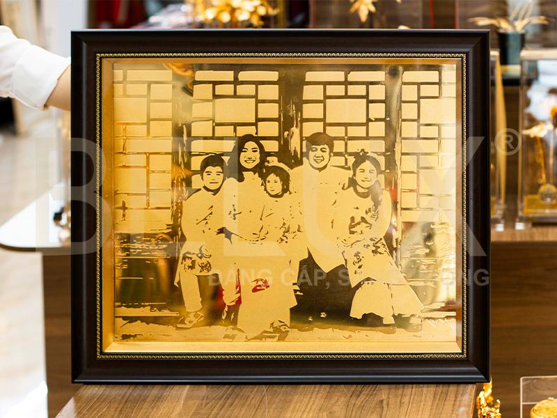 Tranh Gia Đình mạ vàng 24k