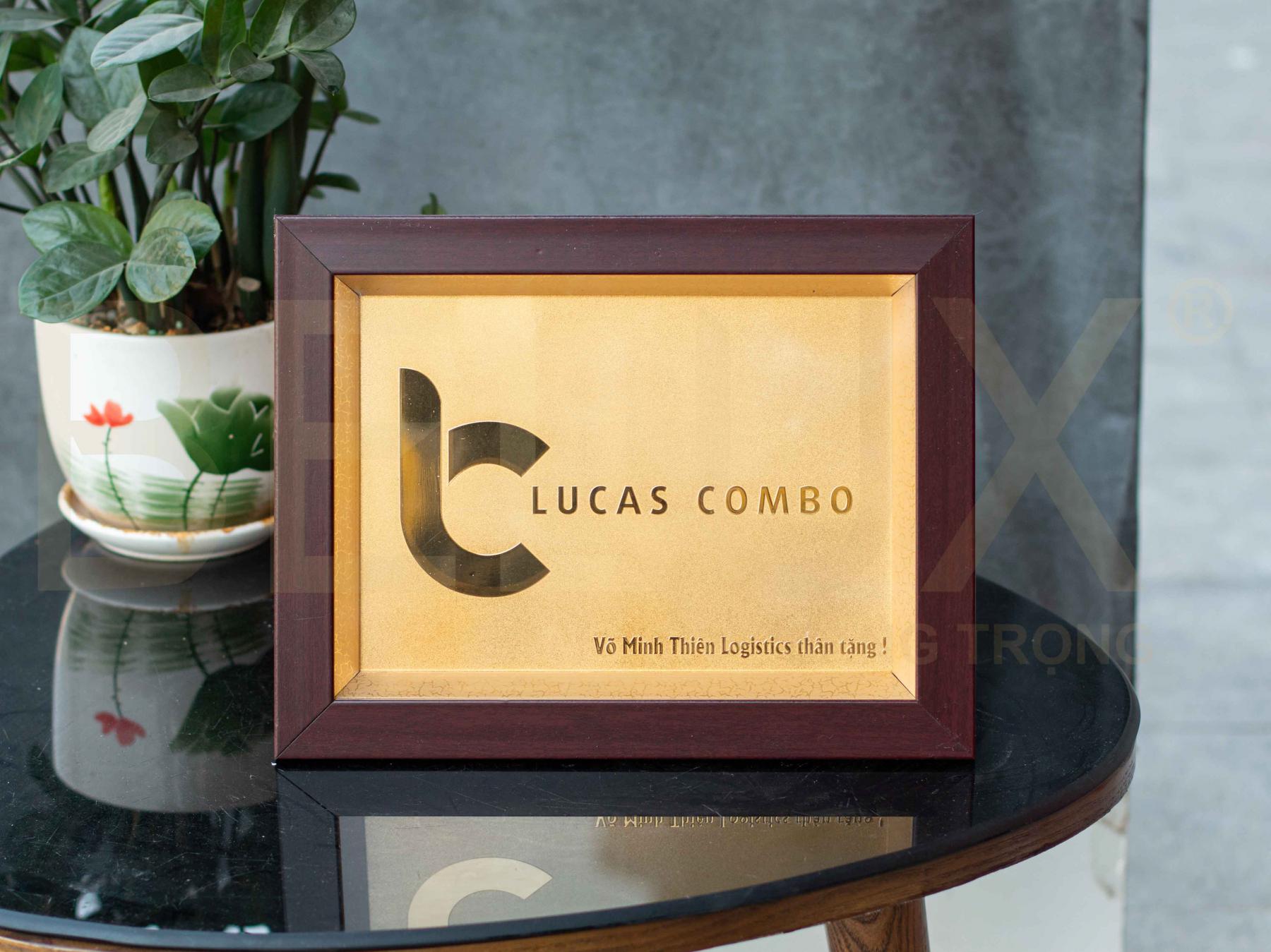 Tranh Logo Mạ Vàng Chế Tác Theo Yêu Cầu Kích Thước 25 x 32cm