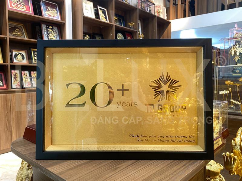 Tranh kỷ kiệm 20 năm mạ vàng 24k thiết kế theo yêu cầu