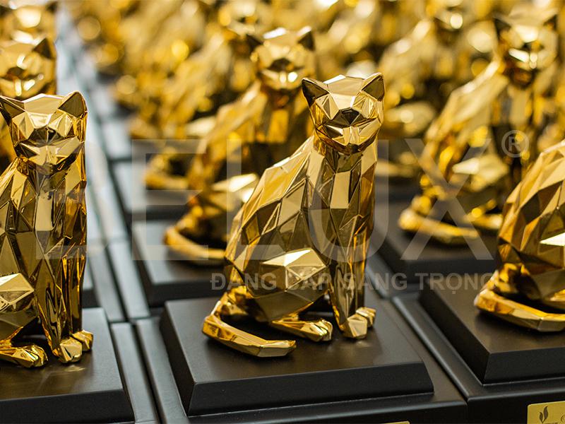 Lô tượng mèo mạ vàng đặt theo đơn yêu cầu