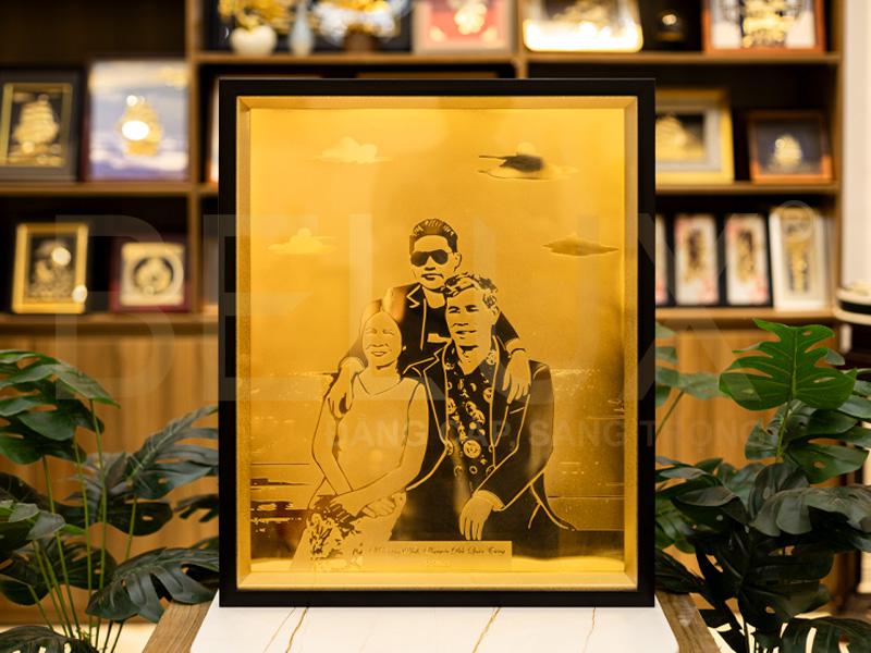 Tranh gia đình mạ vàng thiết kế theo yêu cầu mẫu 2