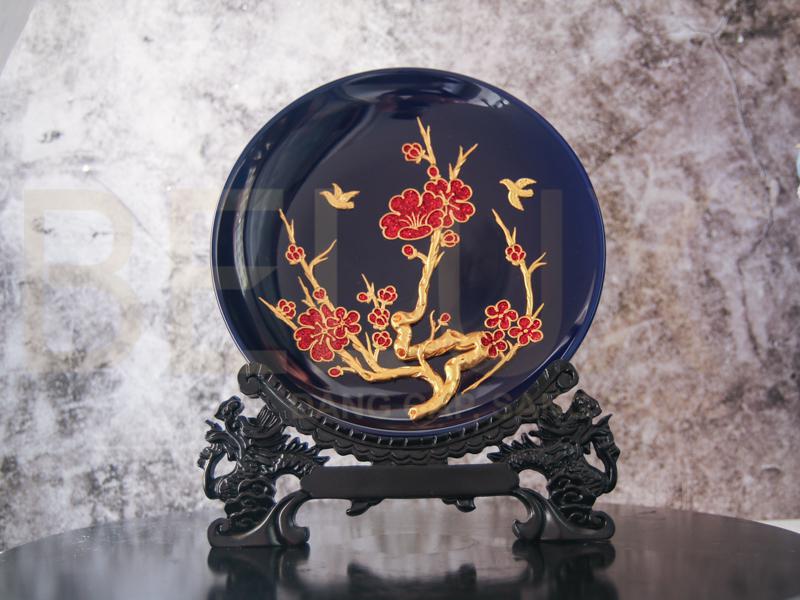 Đĩa chim én đón xuân dát vàng 24K D20 nền tím than