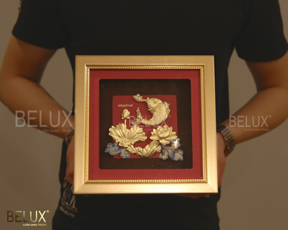 Tranh cá chép hoa sen dát vàng 24k 24x24cm