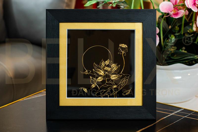 Tranh Sen Bằng Bạc Mạ Vàng 24k 35x35cm