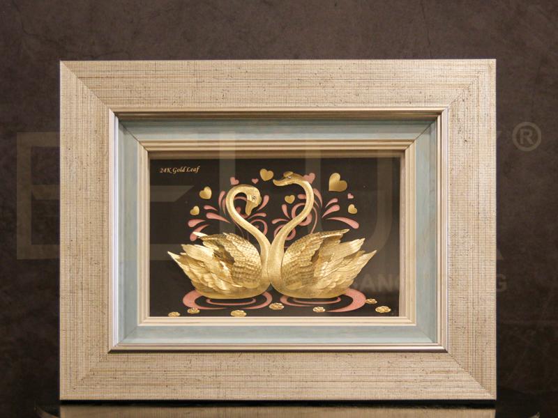 Tranh Vợ Chồng Thiên Nga Dát Vàng 24K