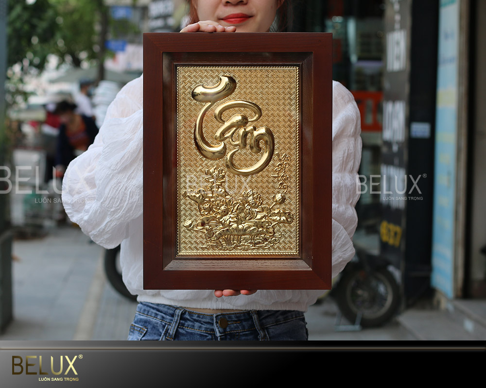Tranh chữ Tâm mạ vàng 24k