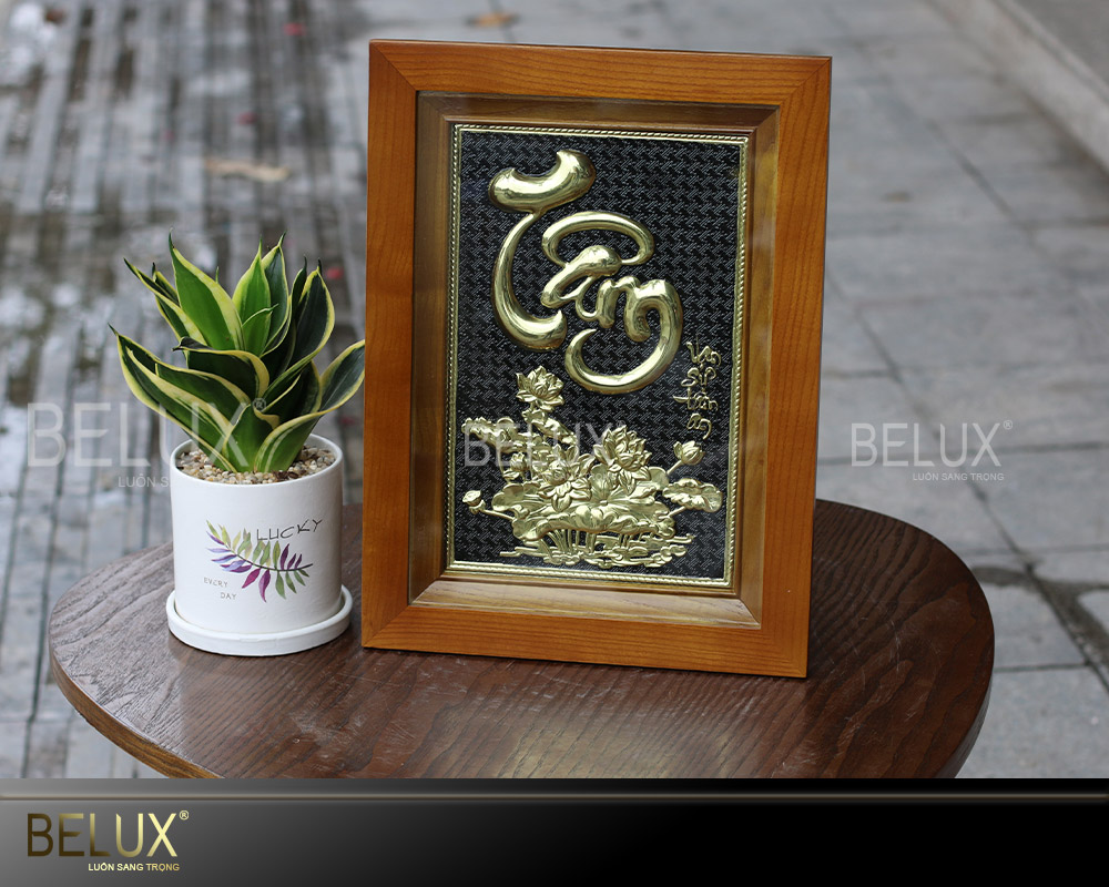 Tranh chữ Tâm bằng đồng