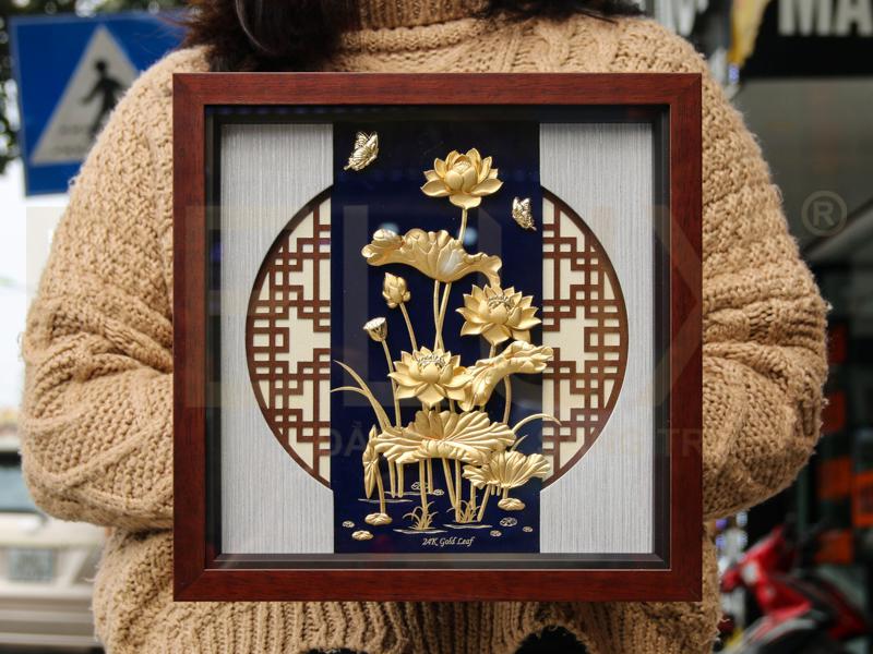 Tranh Hoa Sen Dát Vàng 24k 32x32cm