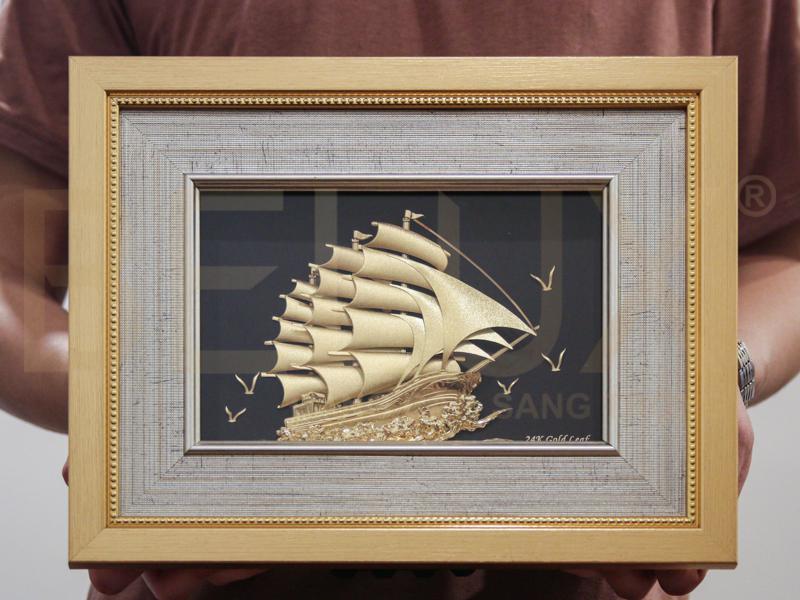 Tranh thuyền buồm dát vàng 33x26cm