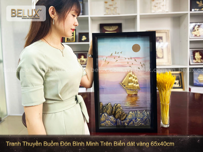 Tranh Thuyền Buồm đón Bình Minh trên biển