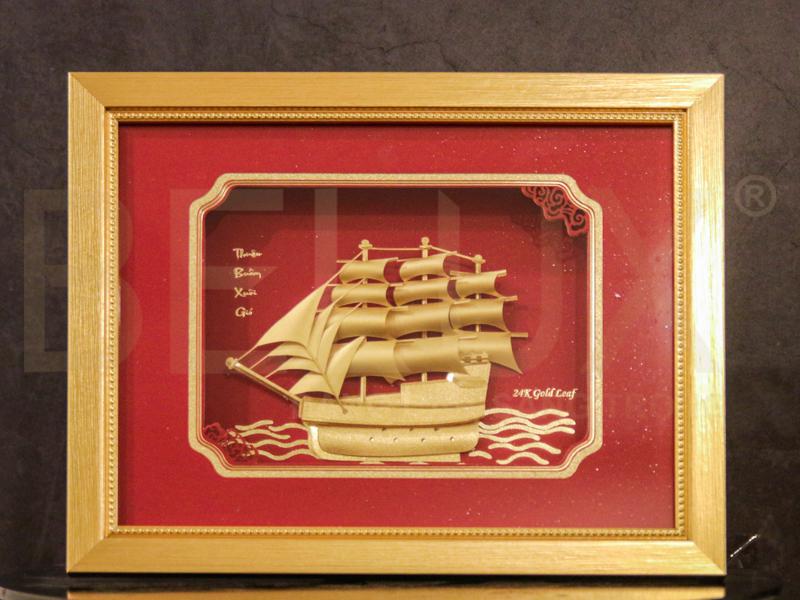Tranh để bàn thuận buồm xuôi gió dát vàng 24k 32x25cm