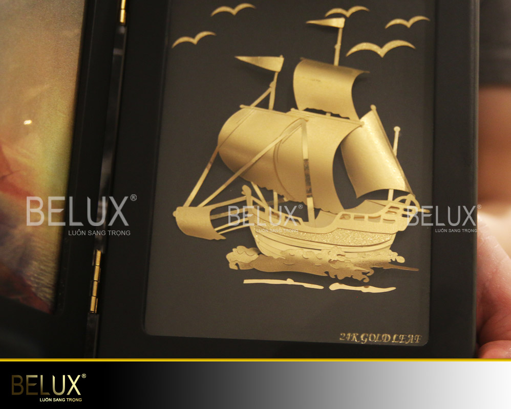 Tranh thuận buồm xuôi gió dát vàng hộp gấp