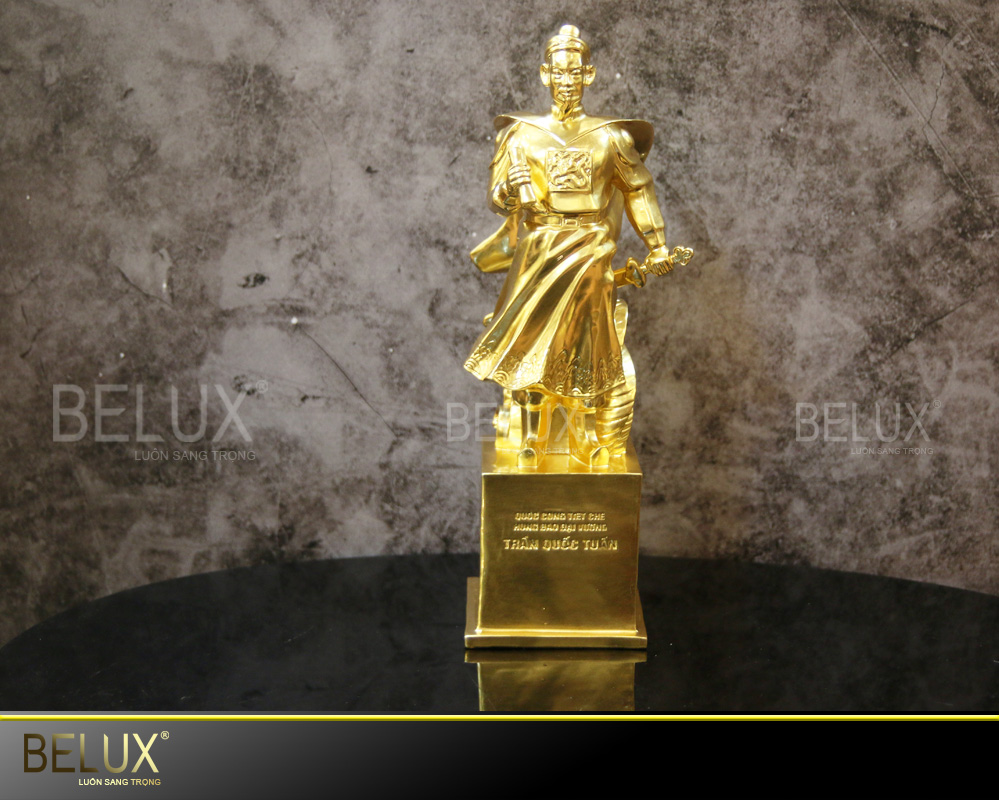 Tượng đồng Trần Hưng Đạo dát vàng 9999 cao 31 cm