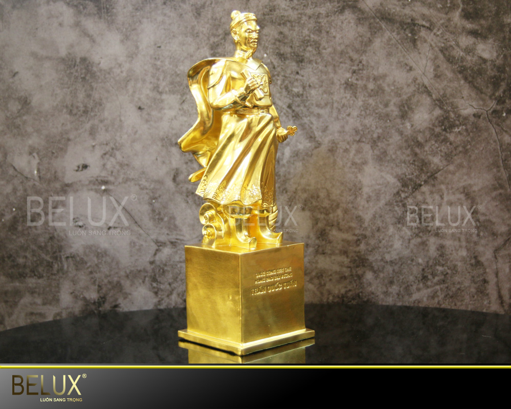 Tượng đồng Trần Hưng Đạo dát vàng 9999 cao 31 cm